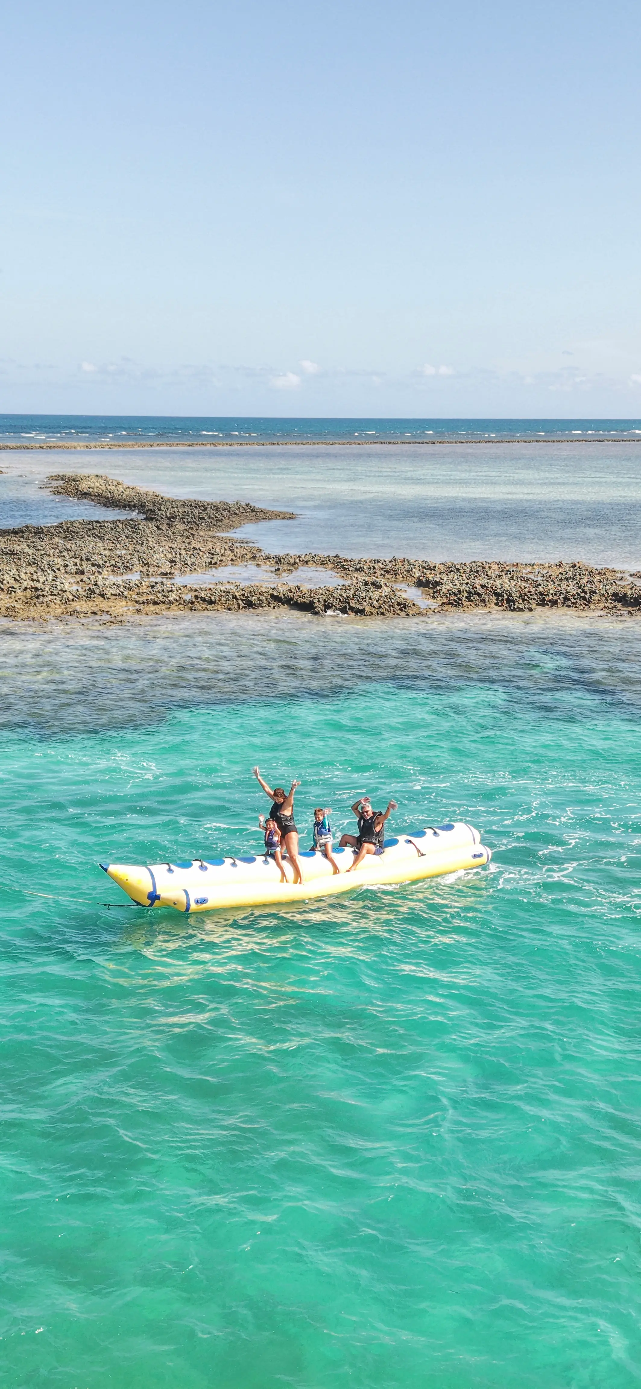 Amigos curtindo o banana boat