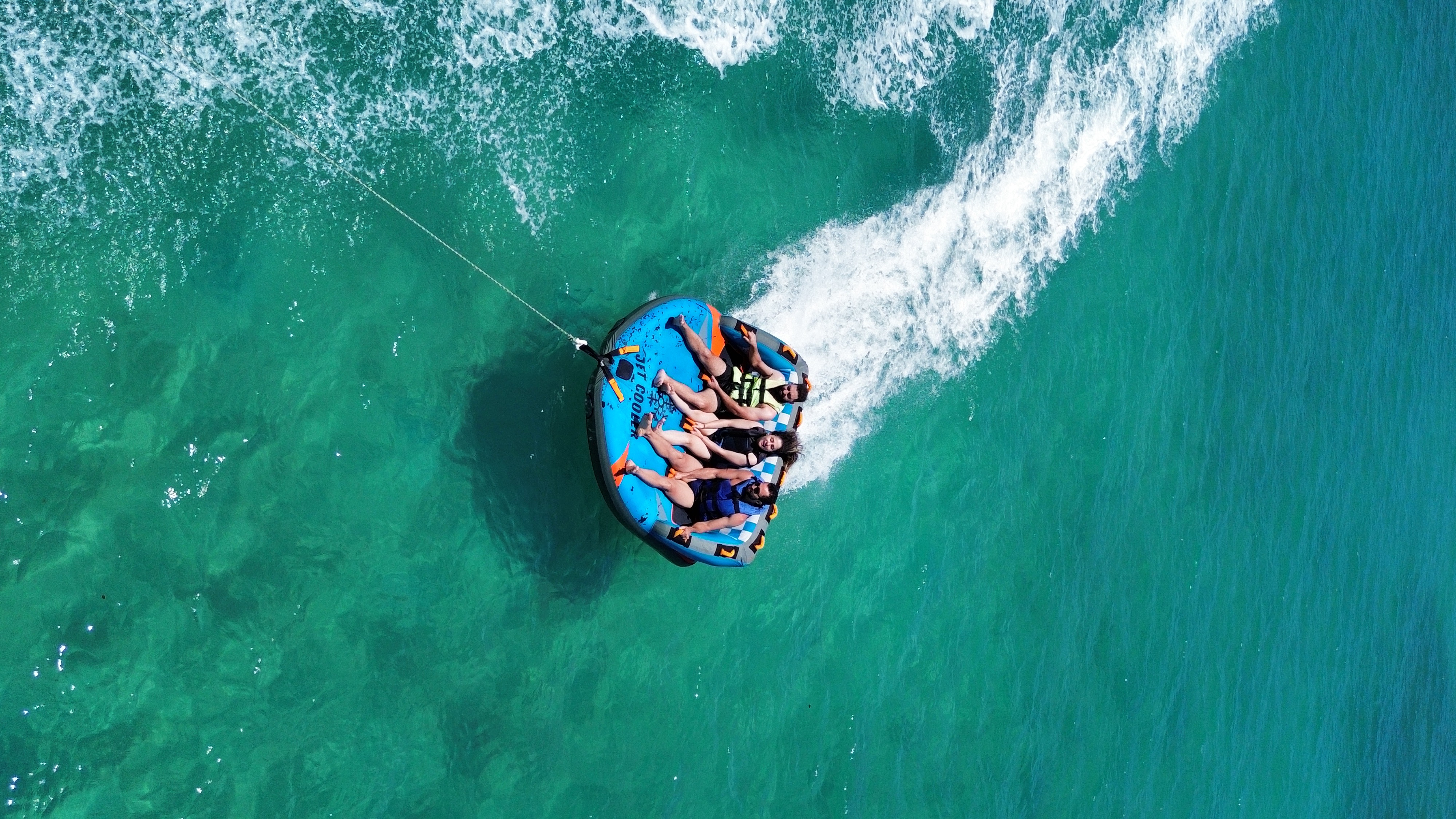 Aventura no colchão boat