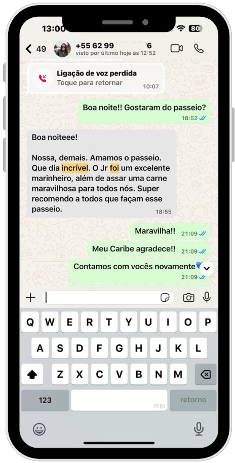 Depoimento de cliente satisfeito sobre o passeio de lancha.