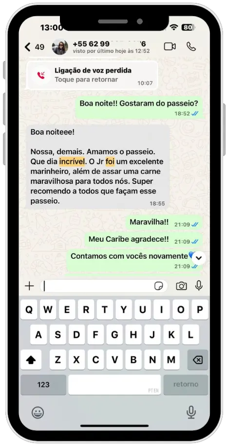 Depoimento de cliente satisfeito sobre o passeio de lancha.