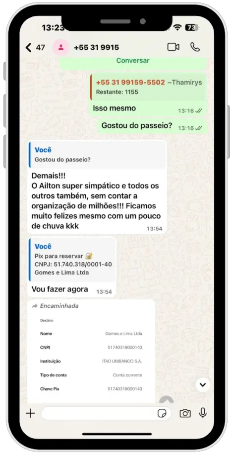 Depoimento de cliente satisfeito sobre o passeio de lancha.