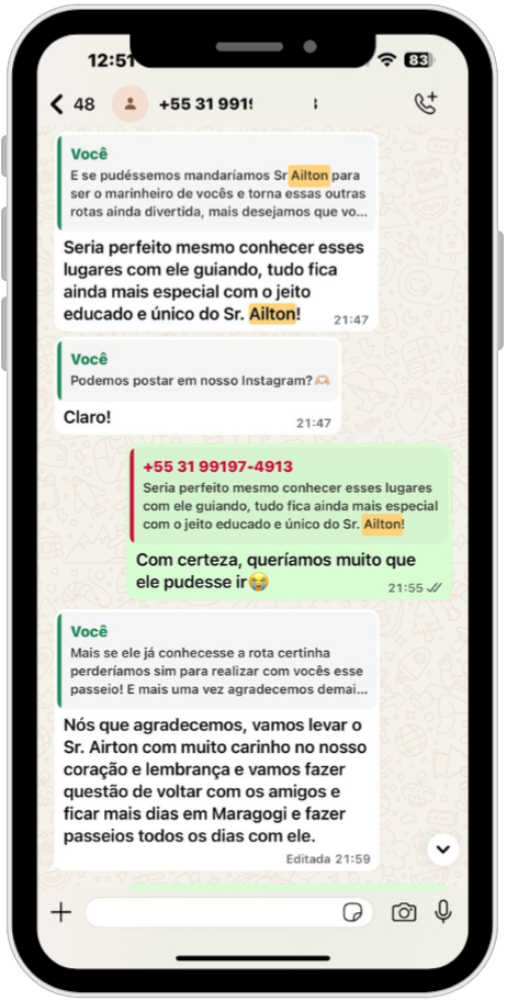 Depoimento de cliente satisfeito sobre o passeio de lancha.
