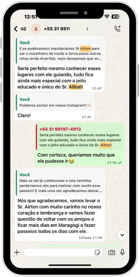 Depoimento de cliente satisfeito sobre o passeio de lancha.