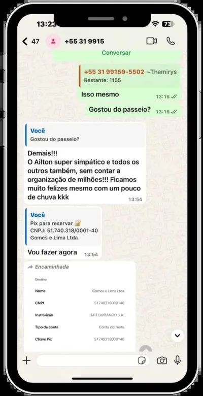 Depoimento de cliente satisfeito sobre o passeio de lancha.