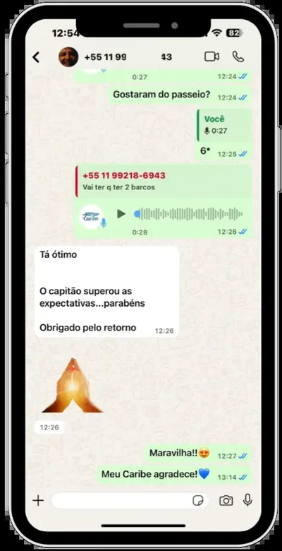 Depoimento de cliente satisfeito sobre o passeio de lancha.