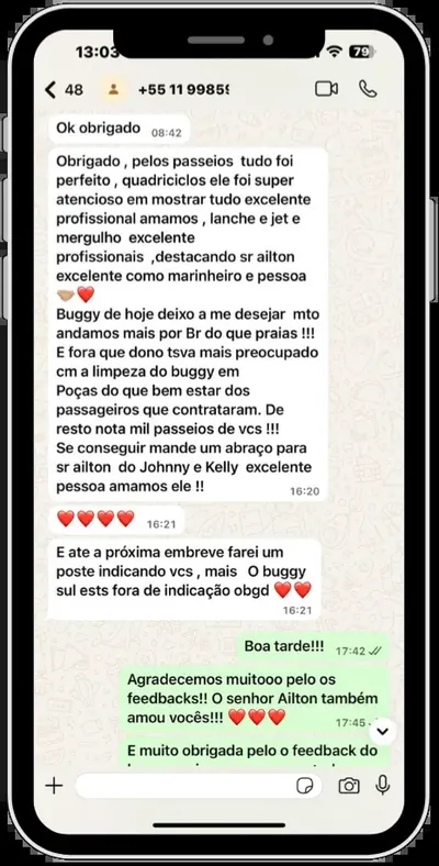 Depoimento de cliente satisfeito sobre o passeio de lancha.